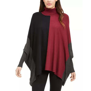 Maglione poncho colorblock a collo alto rosso scuro da donna Alfani, taglia Petite - Product Image 1
