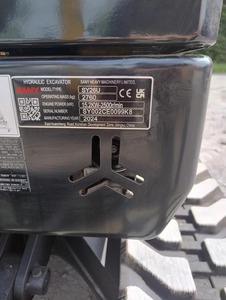 Nueva mini excavadora Sany SY26U a la venta Motor Yanmar de 2,8 toneladas Cabina espaciosa con asiento de alta comodidad Radio Válvulas de retención de seguridad - Product Image 4