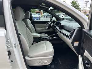 SUV de luxe K-Sorento HYBRID PLUG-IN SX PRESTIGE AWD 2025, en excellent état et à prix abordable - Product Image 3