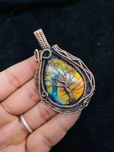 Prix de gros HARI OM CREATIONS Labradroit Gem Malachite Pyramid Vintage Brass Gold Plated Wire Wrapped Pendant Birthstone - Product Image 6