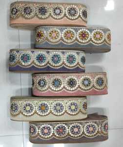 Lacets brodés à la machine sur mesure de différents modèles et en trois couleurs pour les robes de mariée et la revente. - Product Image 6