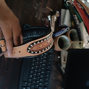 Laisse de chien en cuir de vache de conception de luxe collier pour animaux de compagnie clouté Western rembourré doux pour la formation prix de gros - Product Image 4