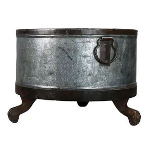 Maceta de flores redondeada hecha a mano de metal con asas para decoración de hogar y jardín a granel - Product Image 4