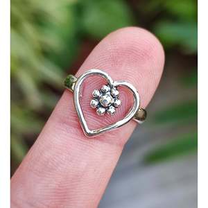 Bague en argent sterling 925 simple et minimaliste en forme de cœur pour filles, bague d'amour faite à la main, cadeau pour elle - Product Image 4