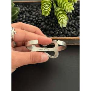 Brazalete de Plata de Ley y Turquesa de la Montaña Sonora de Chimney Butte, Accesorio de Moda - Product Image 5