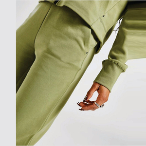 Ensemble de survêtement deux pièces vert pour femme avec veste zippée et pantalon de jogging – Tenue de sport athlétique pour entraînement et tenue décontractée 100 % coton - Product Image 5