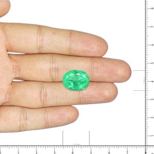 Esmeralda de 8.11 Quilates de Colombia, Gema Natural Facetada en Varias Formas, Material Sintético Verde Creado en Laboratorio, Tratado Térmicamente, 3mm de Altura - Product Image 3