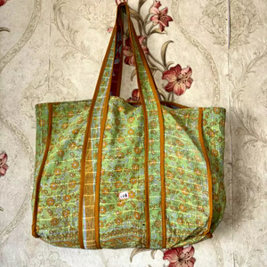 Meilleure vente Grand sac à bandoulière Kantha en coton vintage fourre-tout décontracté pour femmes fait à la main avec doublure en toile sac de plage - Product Image 1