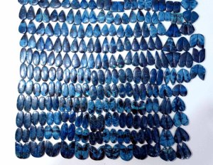 Cabujón de azurita natural al por mayor, par de piedras preciosas de cuarzo sueltas, mezcla de tamaño y forma para la fabricación de joyas - Product Image 3