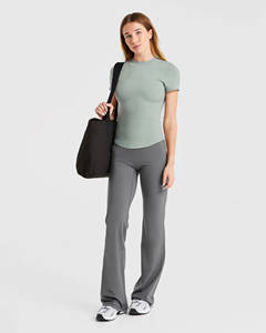 Compagnon de logo personnalisé en gros pour l'entraînement et les vêtements décontractés notre T-shirt sculpte Top vente Running Fitness Slim Fit T-shirts - Product Image 6