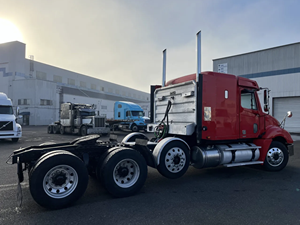 ¡COMPRA AHORA! Manipuladores de Servicio Pesado para Camiones Columbia 120 Sleeper 2004 de 435HP con Transmisión de 10 Velocidades - Listos para Enviar - Product Image 2