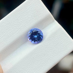 พลอยแทนซาไนต์สีน้ำเงิน AA+ AA ทรงกลม เจียระไนธรรมชาติ คุณภาพเยี่ยม มองเห็นสีได้ชัดเจนด้วยเลนส์ขยาย - Product Image 2
