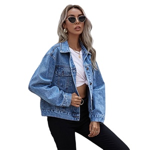 Chaqueta vaquera con botones de primera calidad para mujer, chaqueta vaquera de manga larga hecha de algodón, Chaqueta vaquera azul lavada, técnica teñida lisa, venta al por mayor - Product Image 1