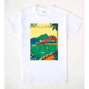 Camisetas Promocionales para Amantes de Mallorca, Viajeros y Fans de la Isla Española - Product Image 1