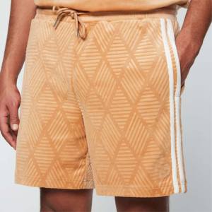 Pantalones cortos de terciopelo Premium para hombre: a la moda, suaves y perfectos para atuendos casuales y comodidad diaria - Product Image 2