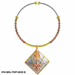 Collar con Colgante Geométrico Trimetálico Hecho a Mano, Joyería Artesanal con Rombo Martillado y Motivo Botánico - Product Image 4