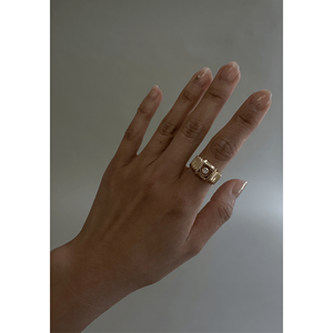 Anillo de Diamantes de 14k Estilo Art Deco Vintage con Elegante Diseño de Escalones - Product Image 2