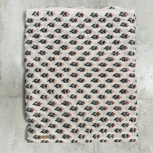 Tela de Algodón Estampada en Bloque, Ligera y Ecológica, Ideal para Confección de Cortinas y Vestidos, Diseño Floral Hecho a Mano en India - Product Image 2