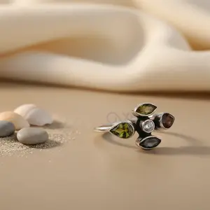 แหวนดอกไม้พลอยเงิน 925 สำหรับผู้หญิง ของขวัญเครื่องประดับที่หรูหราสำหรับผู้หญิง - Product Image 2