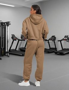 Ensemble haut court personnalisé de haute qualité Fashion Forward pour femmes, parfait pour le salon et le style de rue - Product Image 5