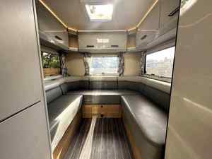 Autocaravana RV CAMPER Clase A con Volante a la Izquierda 2024, 4 Plazas, Emisión Euro IV, SUV, Motor de 4.5L, Transmisión Automática, Asientos de Cuero, Aire Acondicionado - Product Image 4