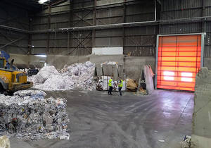 STX-FU250 - Puerta Industrial de Acción Rápida Plegable Motorizada de PVC Rígido de 900 g/m² con Barras de Acero, Resistente al Viento, IP54, 1 Año de Garantía - Product Image 5