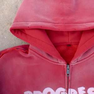 Sweat à capuche zippé intégral en molleton graphique de qualité supérieure, en tissu éponge français lourd, coupe ample, en coton, style boxy, personnalisé, effet vieilli - Product Image 5