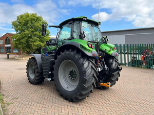 ซื้อรถแทรกเตอร์การเกษตร Deutz-Fahr 6230 TTV รุ่นใหม่สมรรถนะสูง ขับเคลื่อน 4 ล้อ 160 แรงม้า พร้อมเครื่องยนต์ 70 แรงม้า  ระบบเกียร์และปั๊มกำลังสูง - Product Image 4