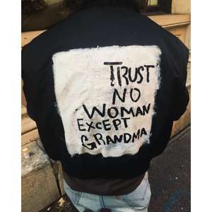 T-shirt en coton de qualité durable coupe régulière filles et garçons vêtements quotidiens T-shirt haut confortable absorbant la sueur t-shirts demi-manches - Product Image 2