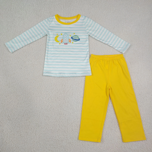 ชุดเสื้อผ้าเด็กผู้ชายแขนยาวลายทางสีฟ้าปักลายพระจันทร์ - Product Image 4
