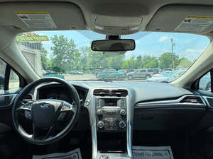 Ford Fusion S 2021 à faible kilométrage, traction avant, automatique, conduite à gauche, sièges en tissu, système de navigation, démarrage à distance, toit ouvrant, Android, éclairage - Product Image 2