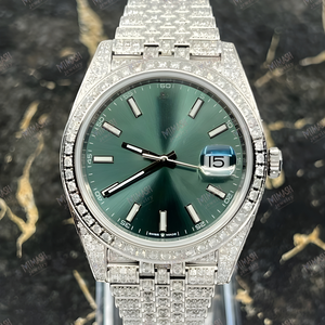 Reloj de Diamantes Moissanite con Incrustaciones de Primera Calidad que Ofrece un Brillo Superior, Artesanía Elegante y un Atractivo Audaz para Quien lo Desea - Product Image 1