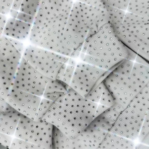 เสื้อฮู้ดดี้ผู้ชายคุณภาพสูงแบบกำหนดเอง ฮู้ดดี้ซิปประดับเพชรเทียม ผ้าฝ้าย 100% ตัวเลือกโลโก้แบบกำหนดเองสำหรับผู้ชาย - Product Image 3