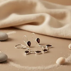 Boucles d'oreilles pendantes en argent 925 pour femme, pierre naturelle grenat, forme goutte, style vintage, sertissage clos, bijoux de mariage - Product Image 1