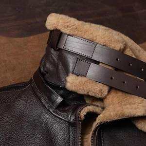 Veste bomber en cuir pour homme en gros |   Veste aviateur en véritable peau de mouton retournée |   Blouson de vol RAF chaud, col montant, logo sur le devant - Product Image 3