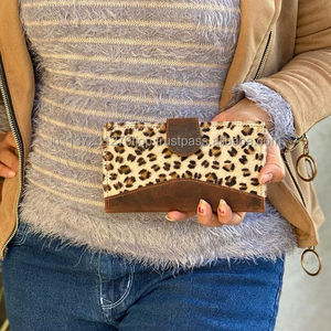 Nouveaux vrais cheveux faits à la main sur la peau imprimé Animal fourrure portefeuille à deux volets en cuir Snap fourrure pochette sac à main Unique mignon vraie vache cacher fourrure sacs à main - Product Image 5