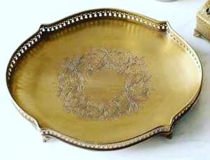 Plateau de service en laiton à arrivée chaude avec poignée en laiton design moderne pour café de table et restaurant de vaisselle fabriqués à la main de SE - Product Image 2