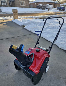 Souffleuse à neige Husqvarna ST224 212cc, moteur efficace, balayeuse à neige, origine américaine, 65 lb, garantie de 2 ans - Product Image 6