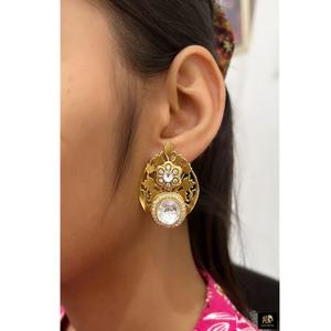 Designer élégant Kundan perle Jhumkas pour les femmes élégant plaqué or boucles d'oreilles accessoires de mode - Product Image 1