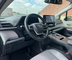 Toyota Sienna XLE 2021 Usada, 7 Pasajeros, Tracción Delantera, Volante a la Izquierda/Derecha - Product Image 5