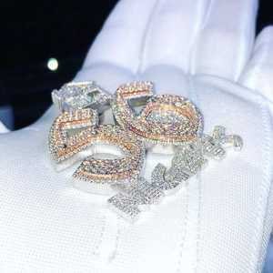 Colgante de Lujo con Iniciales Personalizadas, con Moissanita de 25 Quilates, Estilo Hip Hop, en Plata 925 con Baño de Oro de Dos Tonos, Brillo de Diamante Premium - Product Image 1