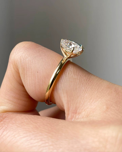 Anillo de Compromiso de Oro de 14k con Diamante de Laboratorio de Corte Esmeralda Verde Blanco de Alta Calidad de 2.02 Quilates, Anillo de Boda de Rodio - Product Image 4