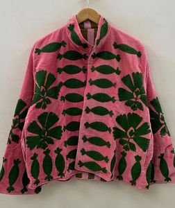 Veste Suzani en velours brodée à la main, style bohème, rose et verte, à fleurs, pour l'hiver, imprimée de fleurs - Product Image 1