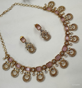 ENSEMBLE DE BIJOUX INDIENS TRADITIONNELS ET À LA MODE EN CUIVRE ENSEMBLE DE BIJOUX DE MARIAGE POUR FEMMES BOUCLES D'OREILLES ET COLLIER - Product Image 1