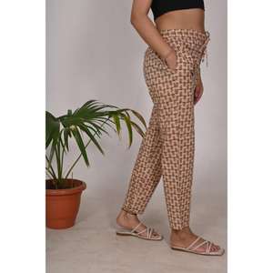 Pantalon de pyjama d'été pour femme, taille mi-haute, en coton imprimé à motifs, avec taille élastique, écologique et confortable - Product Image 2
