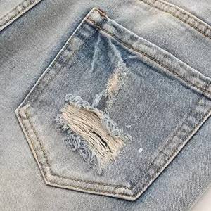 Pantalones cortos de mezclilla con estilo para hombre, pantalones cortos de mezclilla rectos de estilo Vintage, diseño rasgado informal de verano transpirable para hombres en calidad superior - Product Image 5