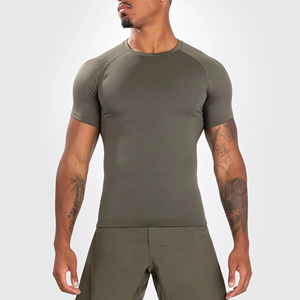 Camiseta de Compresión Deportiva Personalizada de Alta Calidad para Hombre, Sublimada, de Secado Rápido, Spandex/Poliéster, Precio Razonable, Hecha en Pakistán - Product Image 5