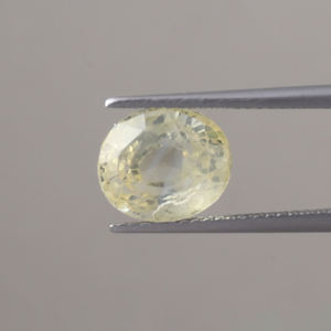 พลอยไพลินสีเหลืองธรรมชาติ รูปไข่ ขนาด 10x9 มม. น้ำหนัก 6.63 กะรัต ได้รับการรับรองจาก IGI สำหรับทำเครื่องประดับ ขัดเงา/ลงน้ำมัน 100% ด้วยแว็กซ์/น้ำมัน ขนาด 8 มม. - Product Image 2