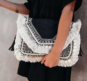 Pochette à main ethnique bohème tribale faite à la main avec des glands, brodée et perlée, pour les demoiselles d'honneur, vêtements de villégiature - Product Image 2