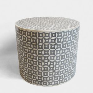 Mesa Auxiliar Clásica de Lujo con Incrustaciones de Hueso, Diseñada para Colecciones de Muebles de Alta Gama y Decoración de Interiores de Diseñadores - Product Image 6